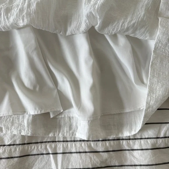 Club Monaco Tiered Cloud Dress / size M - Picture 7 of 11